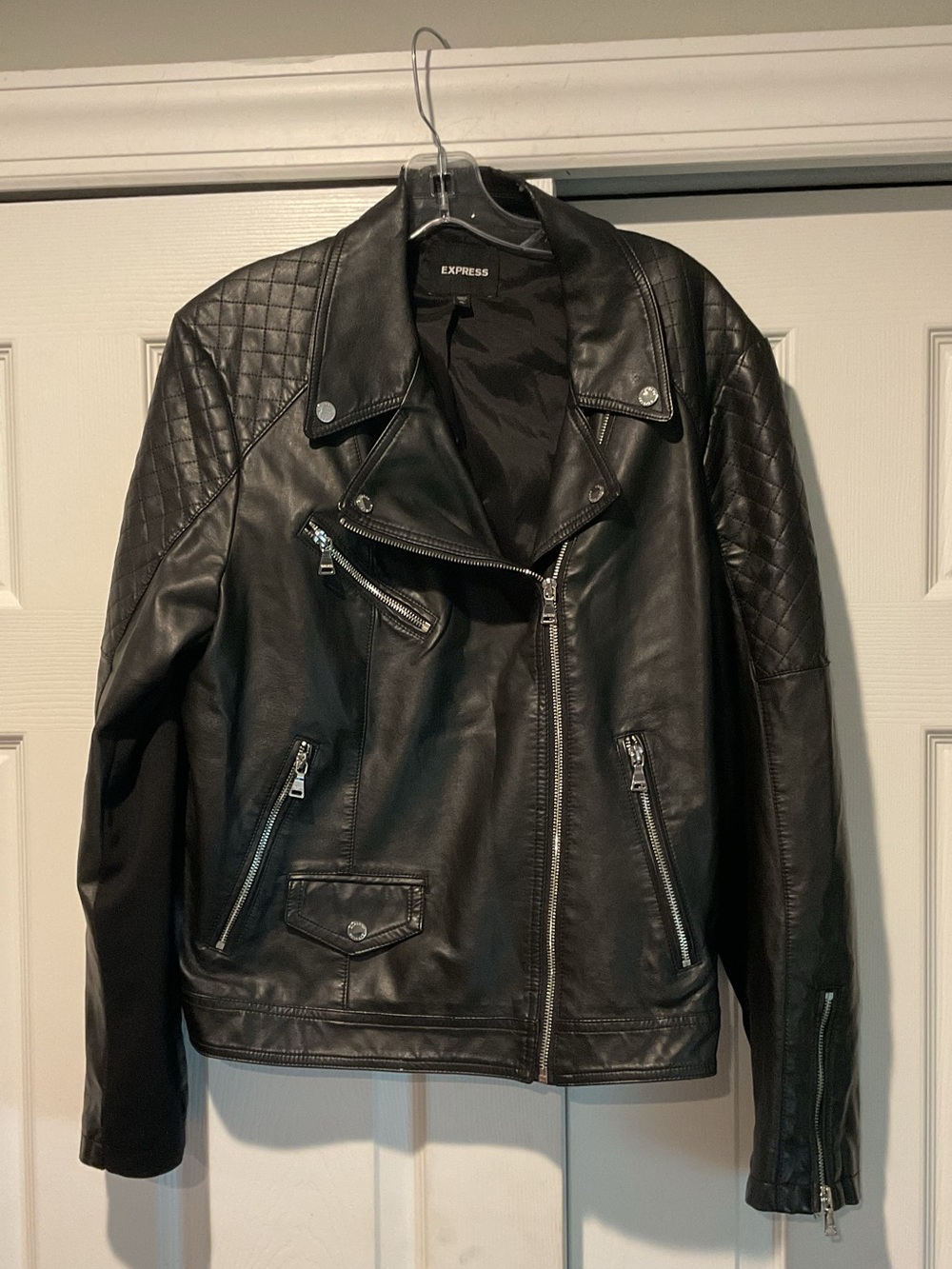 Express Women’s Black Quilted Shoulder Faux Leather Biker Jacket Biker Punk, XL
